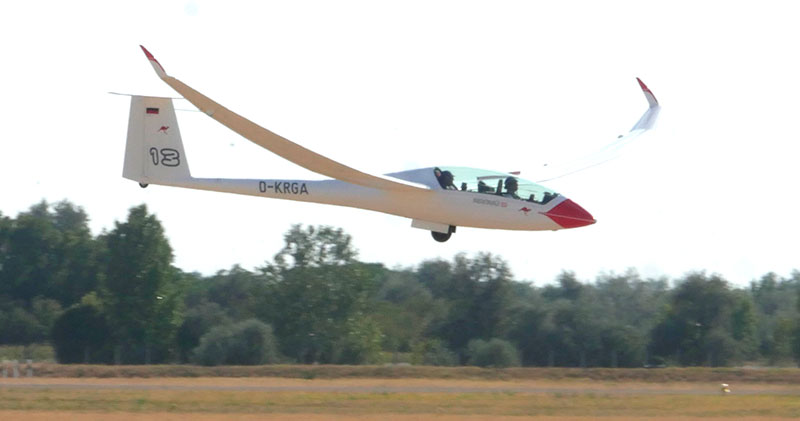 Two-Up in Hungary - World Gliding Championships Szeged Barnes Medlicot 2270532